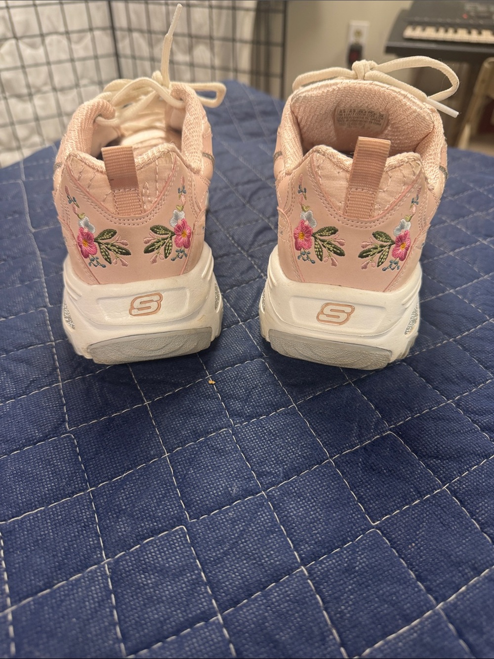 Skechers Pink Embroidered Lace-Up Platform Sneakers - Picture 2 of 6